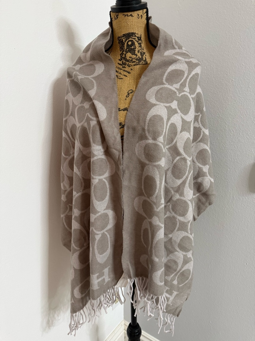 COACH Oversized Signature Jacquard Scarf/Wrap Wool Cashmere Blend Neutral Beige
